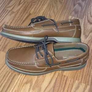 Men’s like new boat shoes